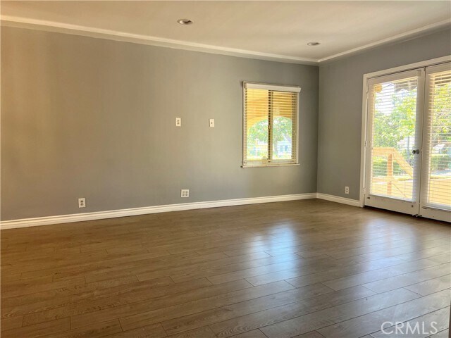 Building Photo - 503 Almond Ave