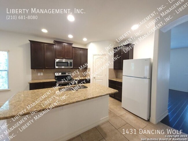Foto del edificio - Beautiful 4 Bedroom Home in the Lovely Nei...
