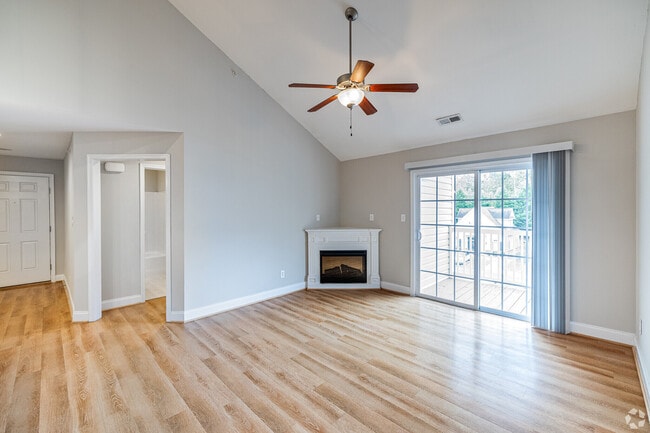 Building Photo - Echo at Forest View