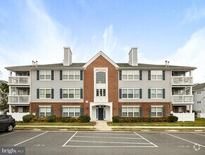 Building Photo - 645 Constellation Square SE