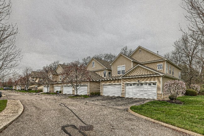 Building Photo - 9136 Scenic View Cir