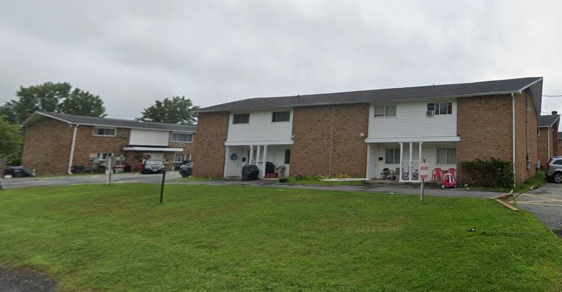 Primary Photo - 79 Yaun Ave