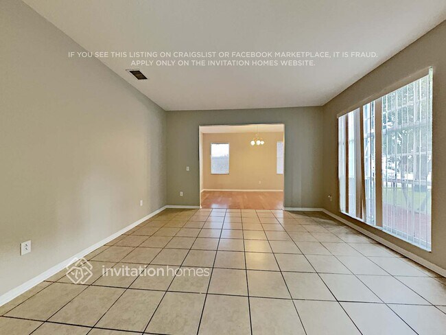 Foto del edificio - 13001 St Filagree Dr