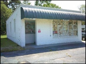 Building Photo - 206 N Reynolds Rd