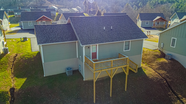 Building Photo - 218 Ava Wy