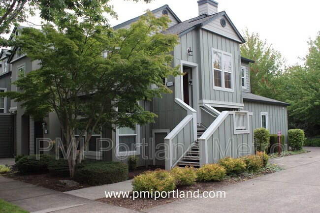 Building Photo - 1766 NE Ashberry Dr
