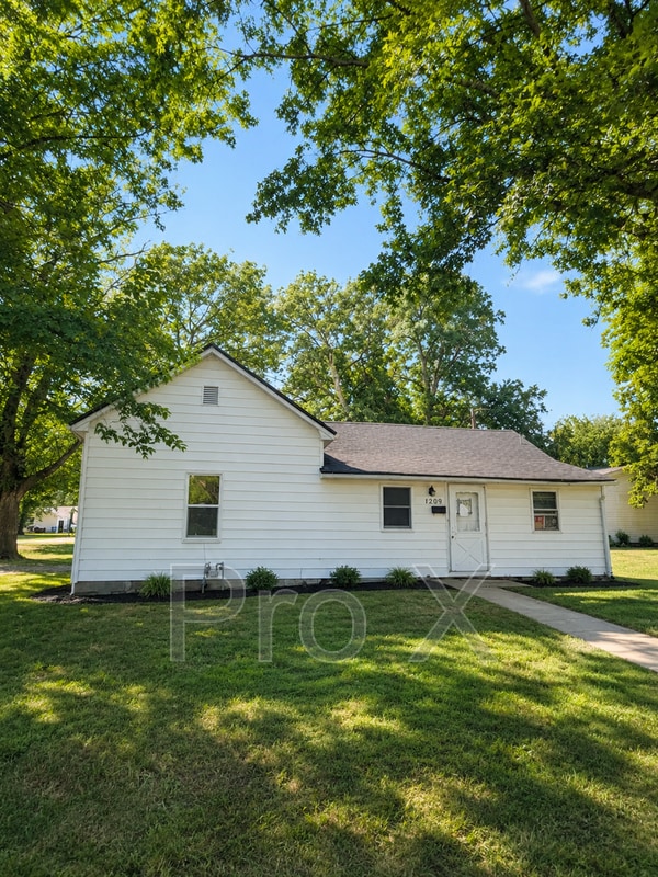 Building Photo - 1209 Poplar St