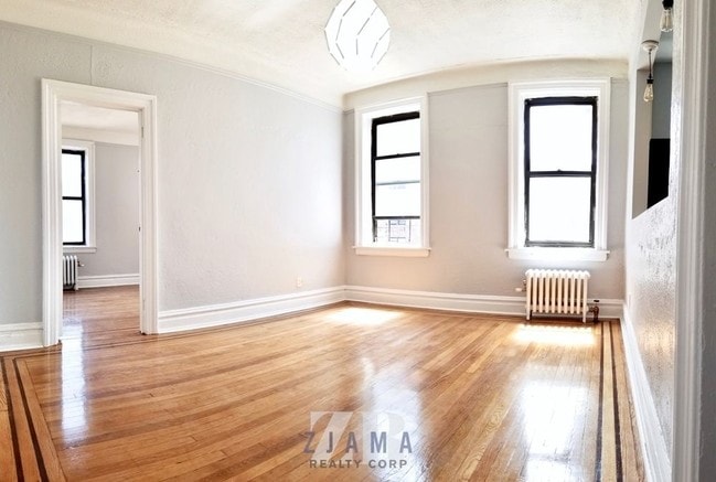Building Photo - 971 E 34th St