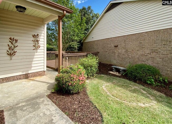 Building Photo - 104 Tee Ct