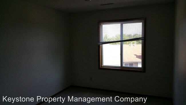 Building Photo - 403-431 Westwinds Dr