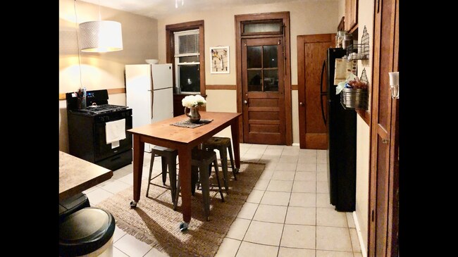 Foto del edificio - 4241 Ellenwood Ave