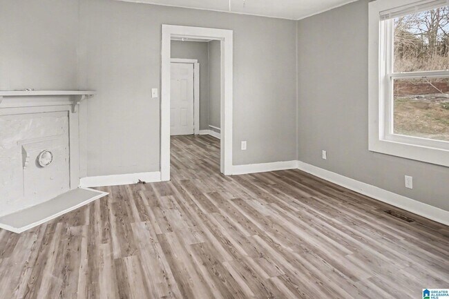 Foto del edificio - 3640 Wenonah Rd SW