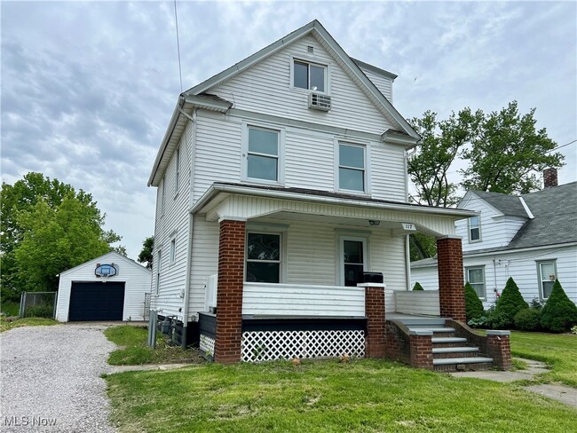 Building Photo - 117 W 29th St
