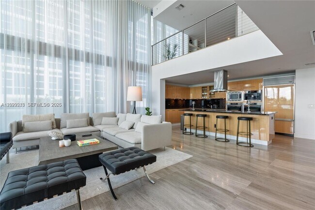 Foto del edificio - 6899 Collins Ave