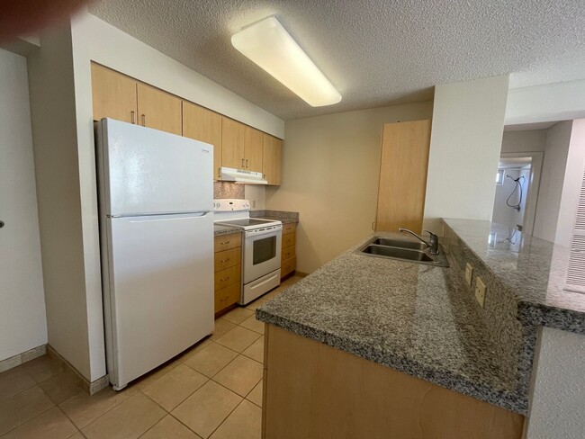 Building Photo - HOLOMUA..1315 Kalakaua Ave. Hon., HI. 9682...