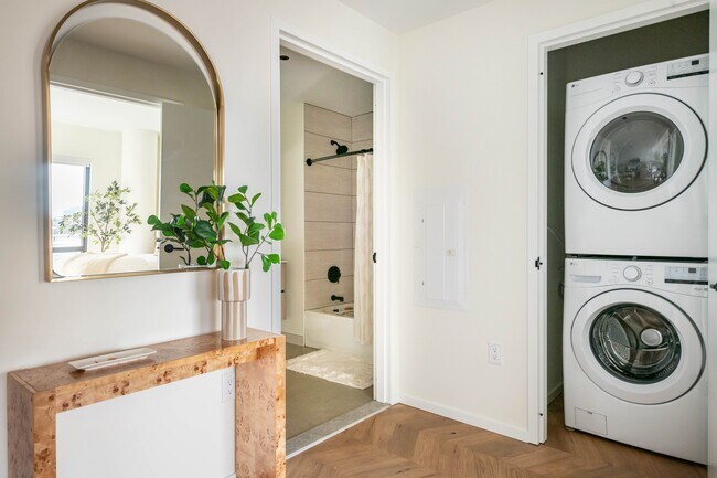 Interior Photo - 18 Dock Apartments