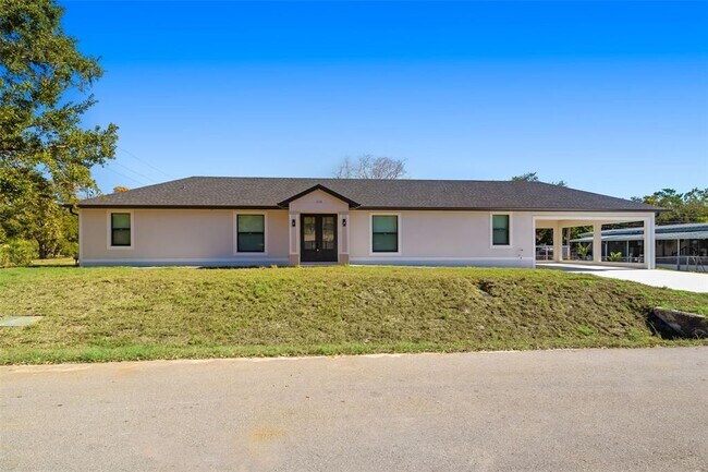 Foto del edificio - 118 Ruby Ave N