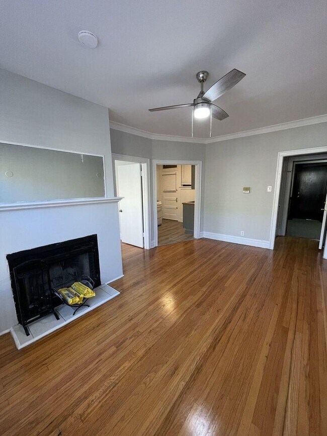 Foto del edificio - 1 bedroom in Chicago IL 60657