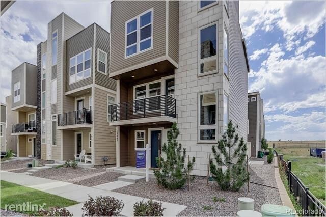 Foto principal - 3 br, 3 bath House - 15665 East Broncos Place