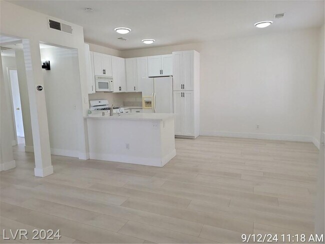 Foto del edificio - JUST MINUTES FROM GREEN VALLEY RANCH AND T...