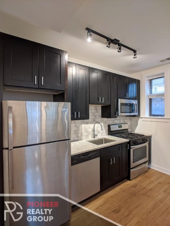 Building Photo - 1 bedroom in CHICAGO IL 60625