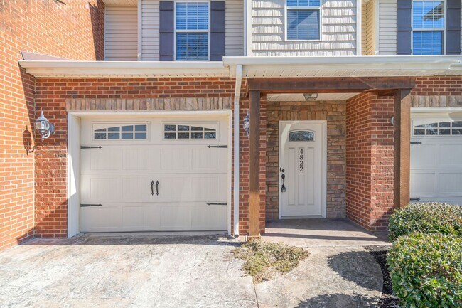 Building Photo - 4822 Fountain View Way