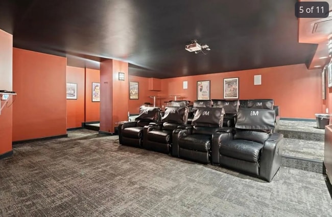 Foto del edificio - 700 E 8th St