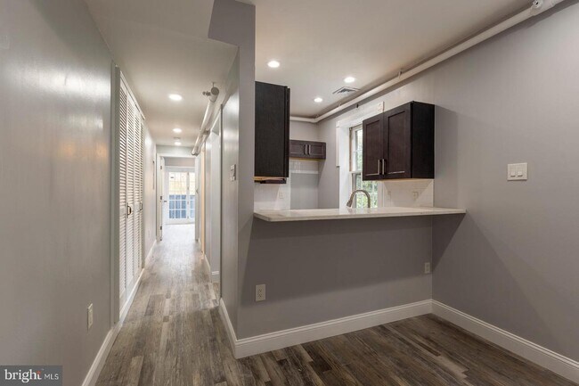 Foto del edificio - 927 Clinton St