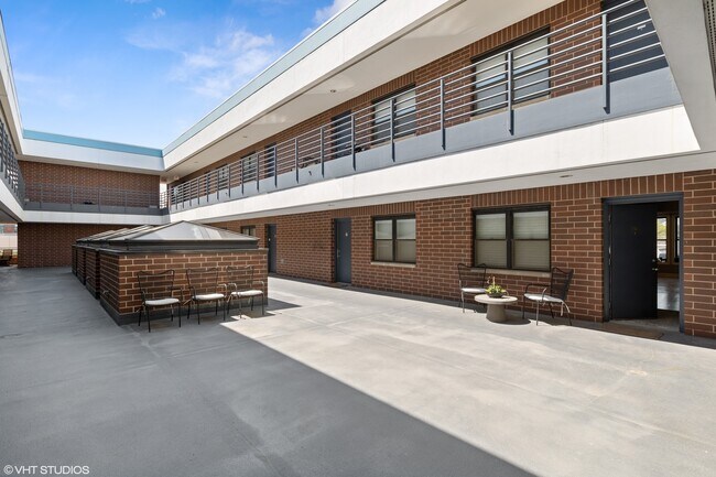 Foto del edificio - 1600 N Halsted St