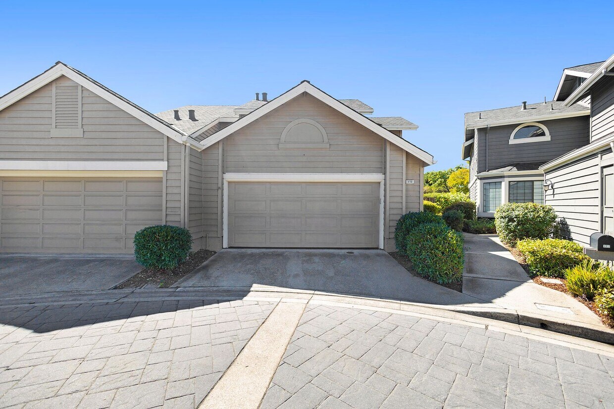 Foto principal - 172 Purcell Drive - 3 bedroom / 2 bathroom...
