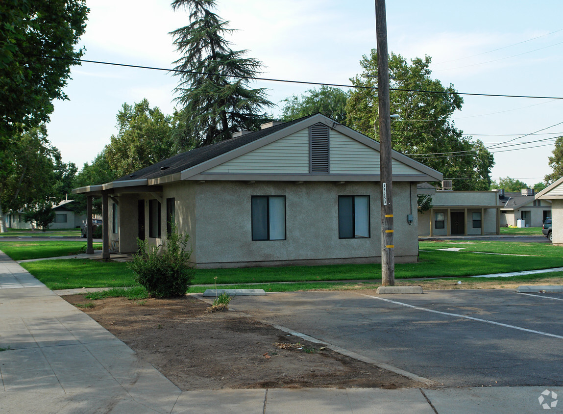 Building Photo - Sequoia Courts