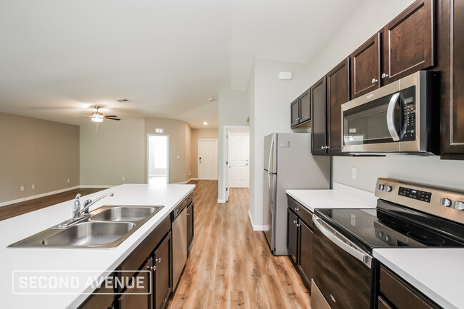 Building Photo - 208 Ravenswood Blvd