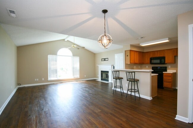 Building Photo - 246 Waters Edge Ln
