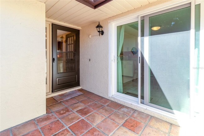 Building Photo - 4660 La Jolla Dr