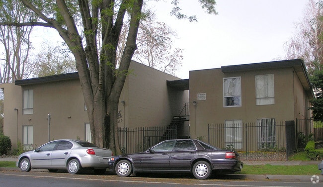 Building Photo - 315 T St