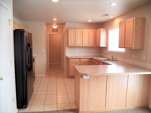 Foto del edificio - 12930 Hayes St