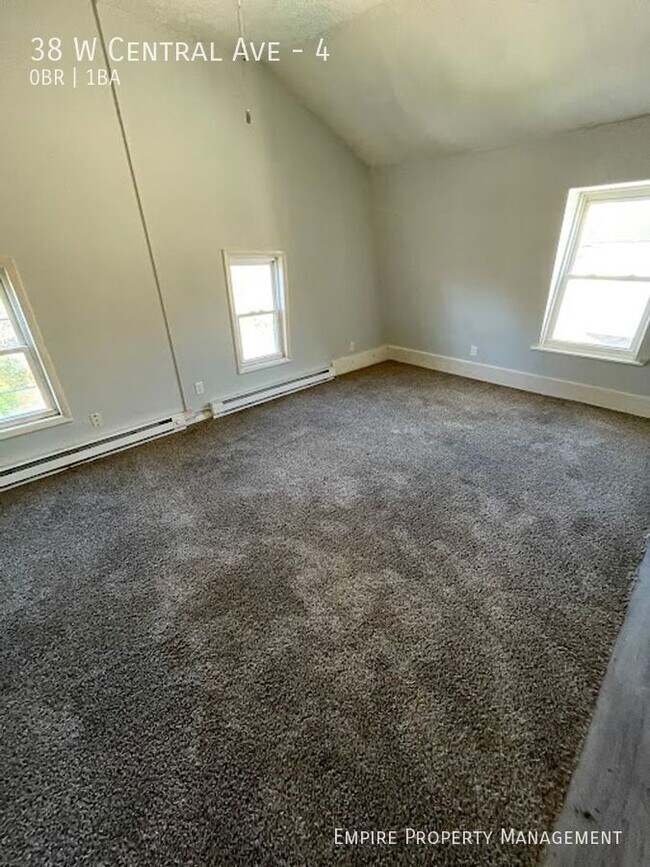 Foto del edificio - 38 W Central Ave