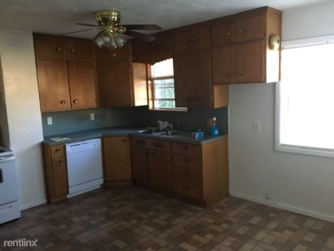 Building Photo - 3 br, 2 bath House - 5226 S Saltese Lake Rd