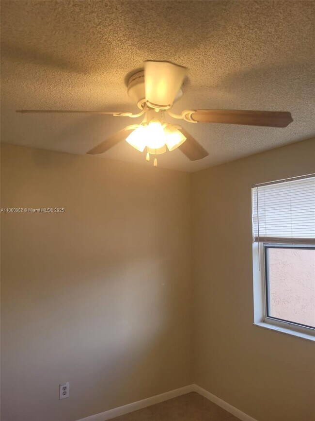 Foto del edificio - 785 NW 103rd Terrace