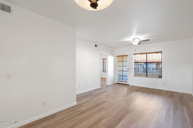Building Photo - 7008 E Gold Dust Ave