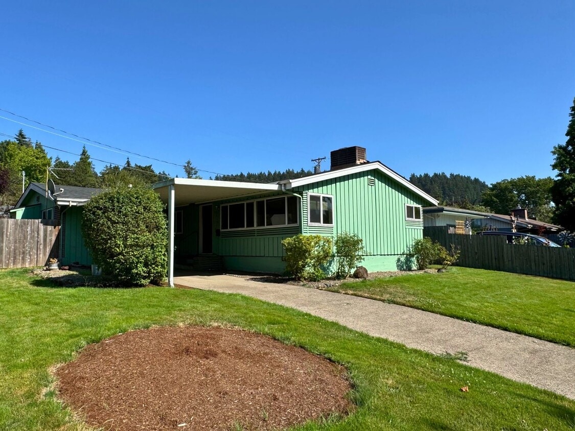Primary Photo - (HAR) South Eugene 4 bedroom/2 bath Home
