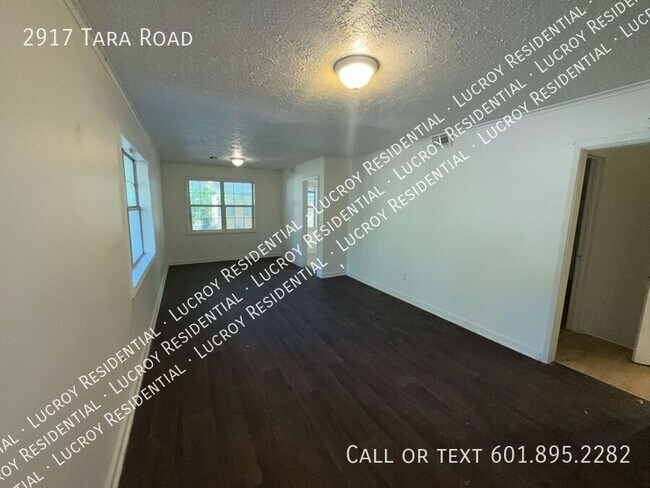 Building Photo - 2917 Tara Rd