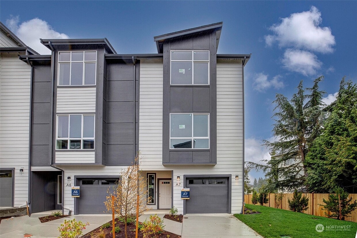 Foto principal - 15008 40th Ave W