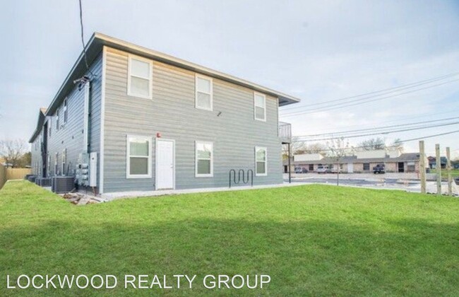 Building Photo - 8111 Meadow Leaf Dr