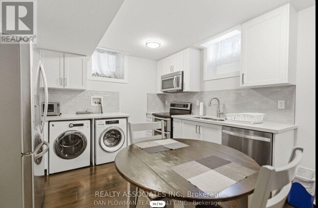 Building Photo - 28 Sheldon Dr