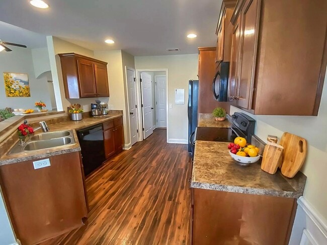 Building Photo - 147 Stonebrook Way