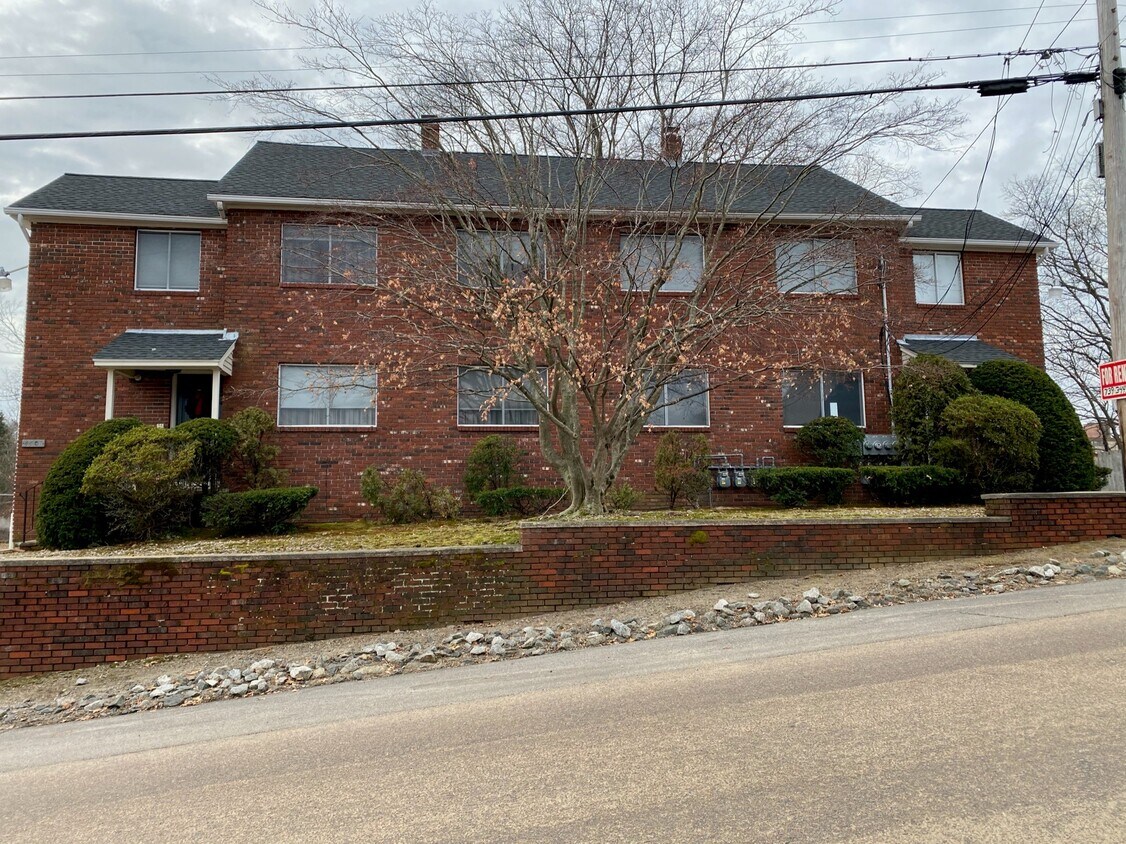 44 Newell St Unit C, West Warwick, RI 02893 Condo for Rent in West