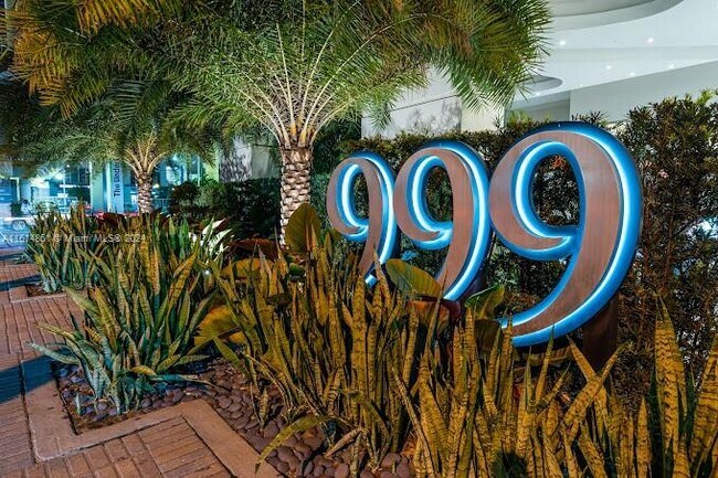 Foto del edificio - 999 SW 1st Ave