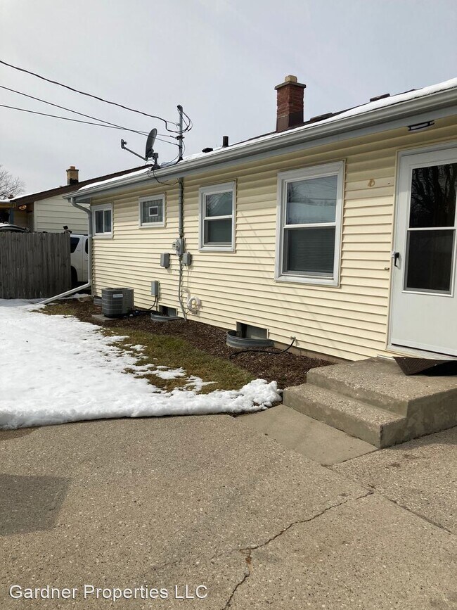 Foto del edificio - 3 br, 1 bath House - 8509 W Arden Place