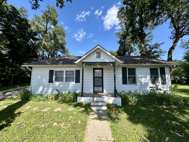 Foto del edificio - 1010 Maple St